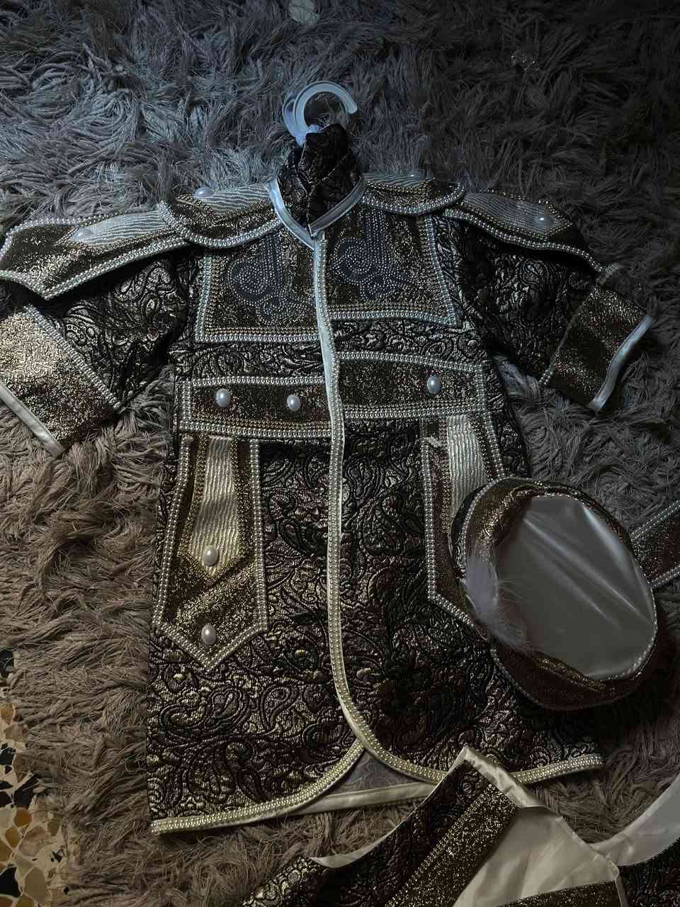 زي. سلطان متكون من 6 قطع  يلبس من سنه إلى. سنتين


**إذا كنت صاحب هذا الإعلان وتريد حذفه لأي سبب، رجاءا أرسل رسالة إلى الدعم الفني**