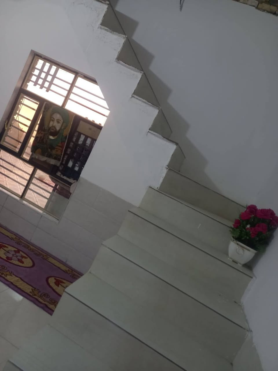 بيت حديث للبيع بناء طابوق كامل
العابره الثالثه
غرفتين داخليه وأستقبال وهول ومطبخ ومنور كبير
حمام داخلي نظام ماء البيت بطاريه
ومجمع كامل خارجي
البيت بأكمله مع الكراج بورسلين

المساحه ١٨٠ ركن مصفر مسجل بأسمي باقي علتقييم

للأتصال ***********
