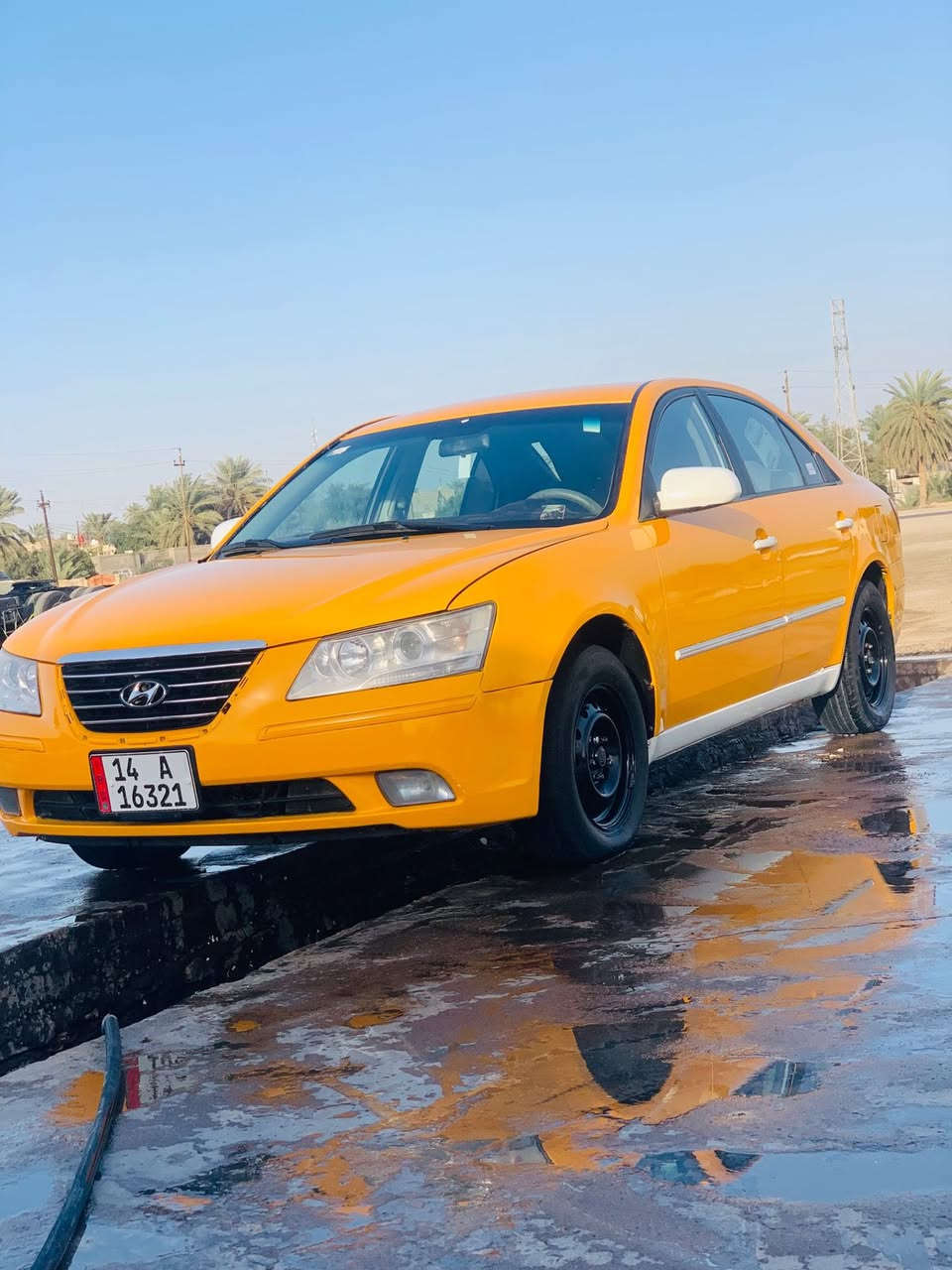 السلام عليكم ًًً للبيع 2009
سوناتا 2009  تكسي مطار - سياره حلوه وجاهزه عدا التبريد صبغه جديده السياره ضربته خلفيه  تعمير درجه اولاً جاهزه للشغل رقم بصره بسمي  !! مكينه كير حداديه خير من الله / نصبته حلوه 
السعر (80) رقمي ***********
