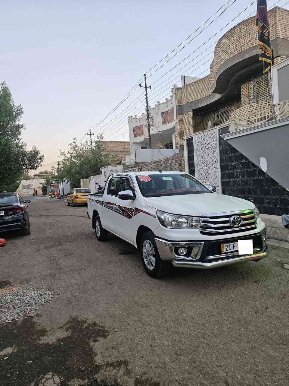 سلام عليكم عندي سياره البيع بيكم موديل 2023 رقم سلمانيه كير واتماتيك سياره ساز فول موصفات ماشيه 30 ألف تحويل مباشر سياره جديده وحلوه عنوان بغداد ولشراي يتصل على رقم ***********
