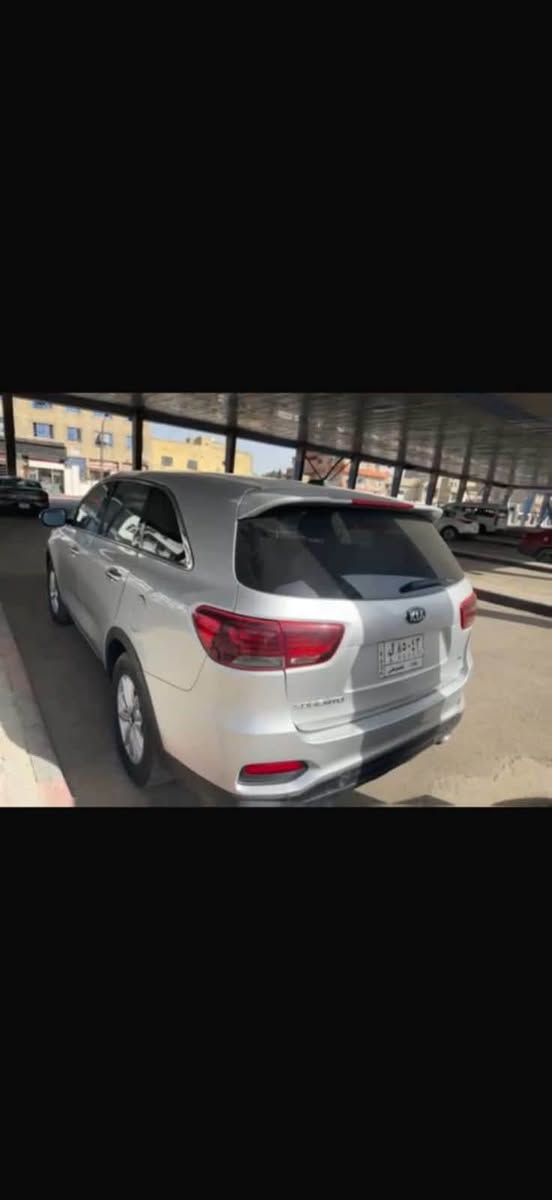 مواصفاتها
سورنتو رصاصي
وارد امريكي
٦ سلندر
ماشيه ١١٣ الف
حادثها باب السايق والخلفه تبديل اصلي نفس اللون 
سعرها ١٨ الف دولار 
للاستفسار الاتصال على الرقم او واتساب 
***********
