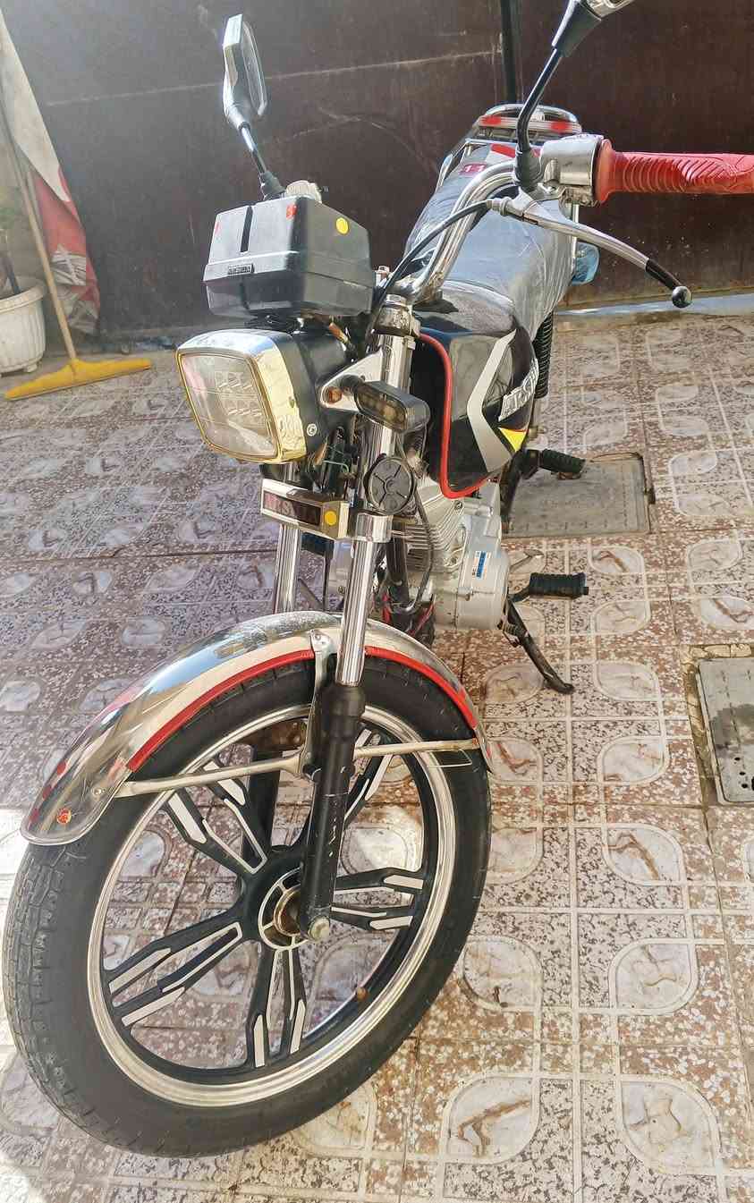 دراجة ارشه 4 كير موديل 21 الدراجة محرك خير من الله ضفيره جديده اشاير جدد بكلايتات زوج وياله جدد تايرات جدد الدراجه خير من الله السعر 350 المكان بغداد يم  علوت الرشيد ***********
