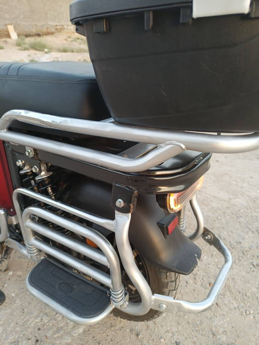 دراجة شحن 🛵
الاخوين 2026 ▪️
نظافة مثل ما موضوح بالصورة 6 بطاريات 72 volt 
البطاريات جدد على فحص 4 سرع حقيقة لمسافات اطول

🔸 السعر 675 الف🔸


**إذا كنت صاحب هذا الإعلان وتريد حذفه لأي سبب، رجاءا أرسل رسالة إلى الدعم الفني**