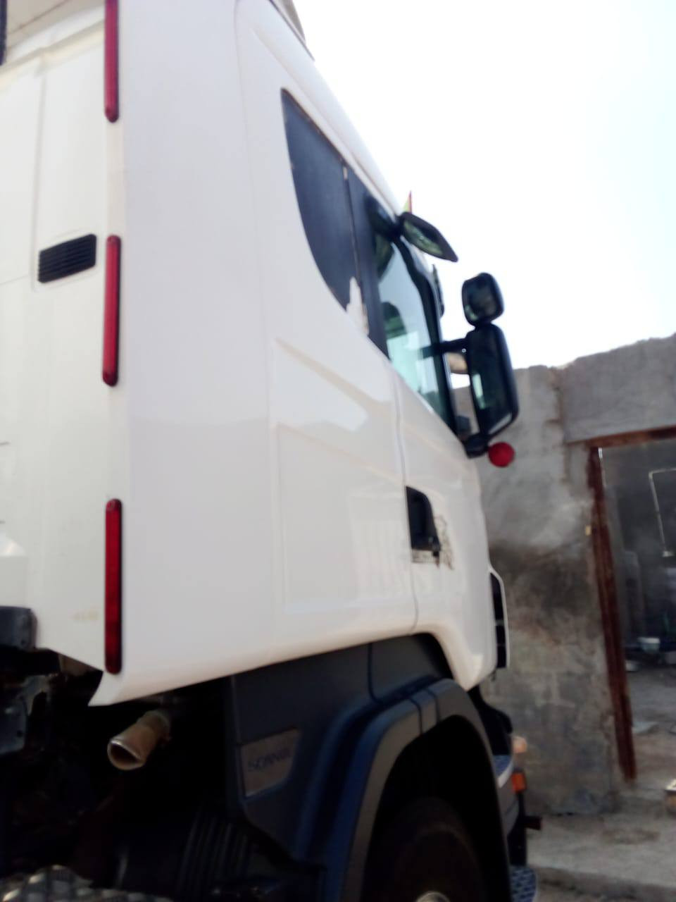 السلام عليكم سكانيه420وتماتيك  مديل 20007 شرط تحويل رقم صدامي بغداد  مكان البصره رقم الهاتف***********
