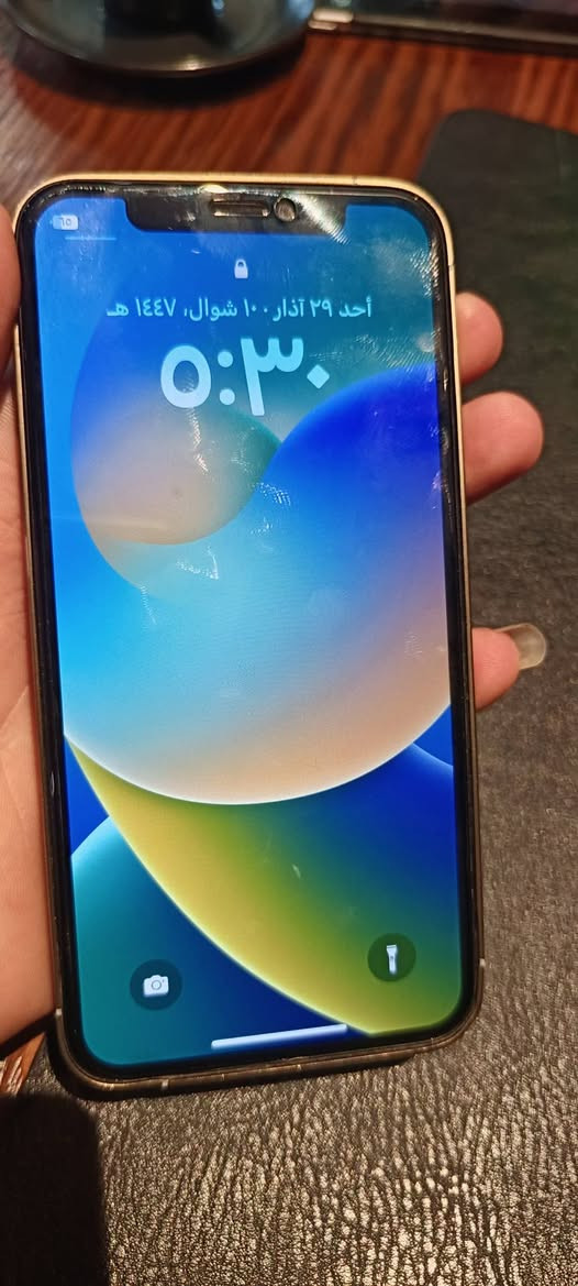 سلام عليكم
ايفون اكس محور 16 برو 
بطاريه مبدل 100 
شاشه مبدل 
ذاكره 256 
تك سيم 
ملاحظه بي فطر بالضهر ومتغلف 
سعر 180 بي مجال تواصل خاص او واتساب ***********
