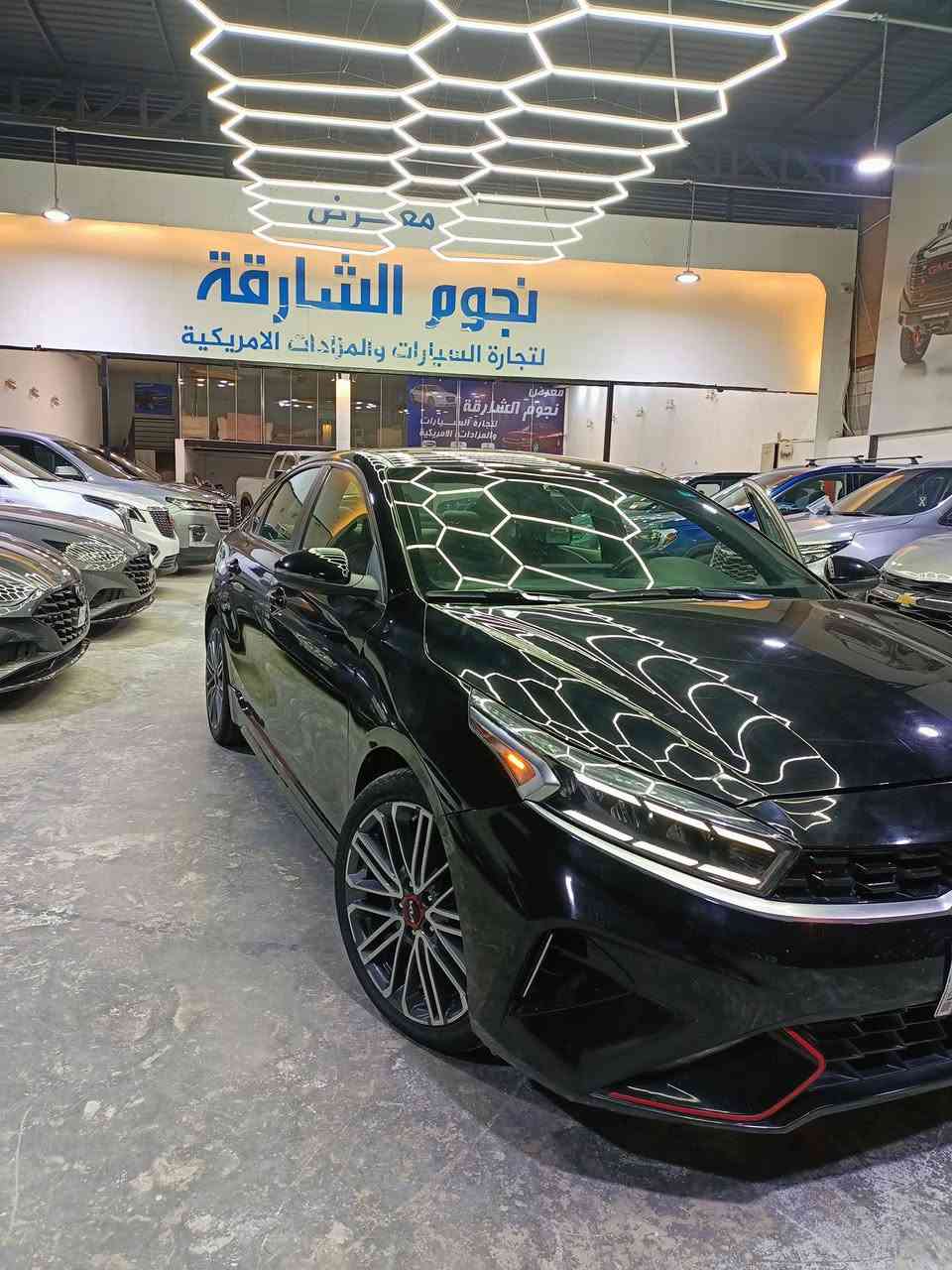 السلام عليكم اول شي نذكر رسول الله وأل بيته.
السياره كياء فورتي وارد امريكي .
الوان: اسود 
محرك السياره : 1600تيربوGt 
السياره رقمه بغداد 
عداد المسافه 39000ميل
موديل السياره 2023.
حادثه : اربع قطع صبغ فقط.
مواصفاتها تحكمت استيرن قياده ذاتيه عداد تحديد السرعه  كامره ليليه شاشه كبيره كير cvt.
 صاحب المعرض1 علي الكرعاوي.                                         صاحب المعرض2 مصطفى شعبان.                                      رقم المعرض:***********. سعر السياره 140مع المجال
