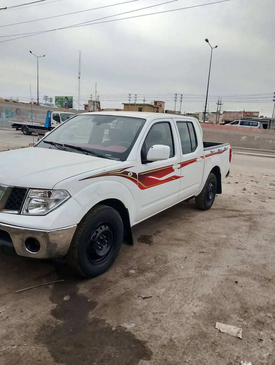 نيفارا للبيع موديل 2012 رقم دهوك السياره جاهزه محرك كير طخم تاير حداده ممتاز
مگفوله من الگلبه والچفيه
 بيها ضربات وبيه صبغ
السعر النهائي 63 $
السياره موجوده في البصره 
‏‪0781 871 1147‬‏
‏‪0770 326 8241‬‏
