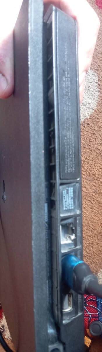 بلي 4 جديد استعمال قليل
***********
