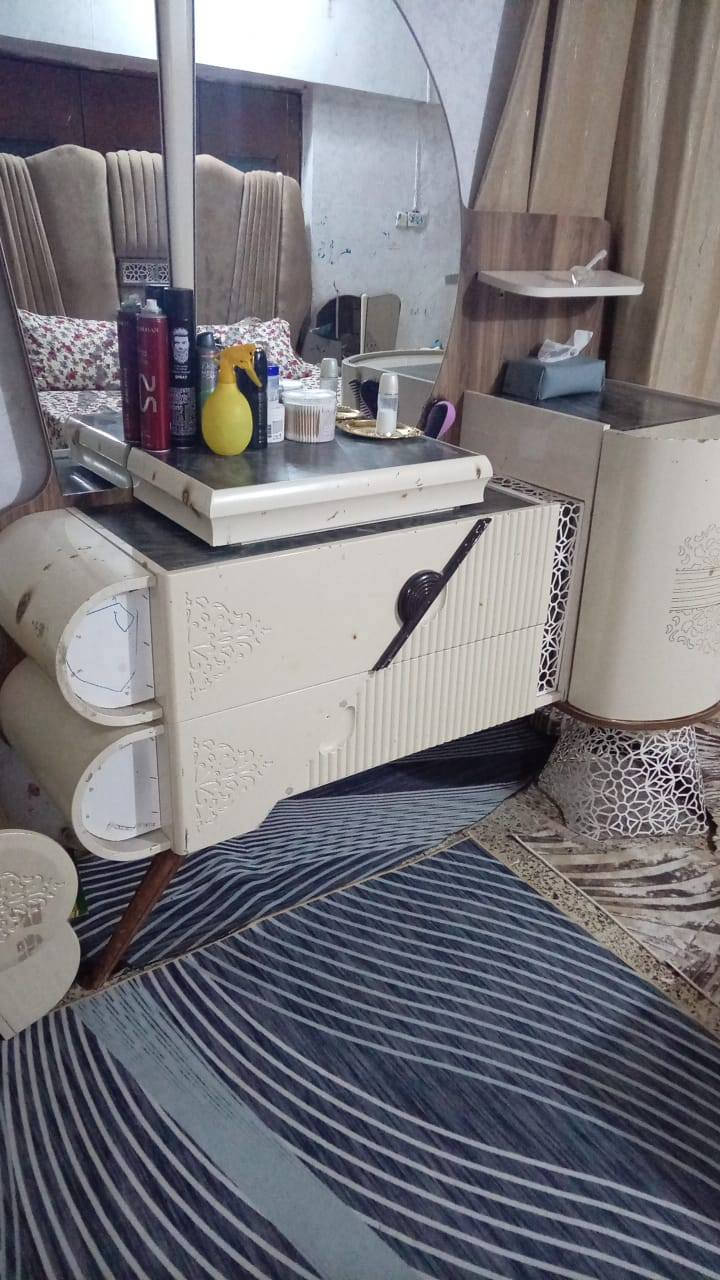 غرفه للبيع تركيه نهايتها 500  العنوان ديوانيه حي العسكري مقابل ملعب النجمه الرقم ***********
