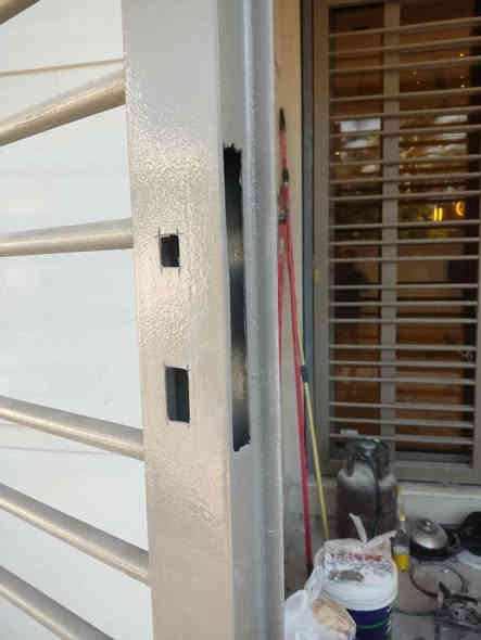 ✨🔹 تم بحمد الله تنفيذ باب وشباك بتصميم عصري يجمع بين المتانة والجمال، ويضفي لمسة أنيقة على المكان.
نسعد دائمًا بتقديم أعمال عالية الجودة تلبي تطلعاتكم.
للاستفسار أو الاطّلاع على المزيد من أعمالنا، تواصلوا معنا 🌿

#أعمال_حديد #أبواب #شبابيك #تصاميم_حديثة #جودة_عالية #ديكور #تصميم_منزلي #أعمالنا

🛠️ حدادة علي أحمد

خدماتنا تشمل:

أبواب حديد (مودرن + كلاسيك).

شبابيك وسياج حماية قوي.

درابزين سلالم وبلكونات.

مظلات وحديد تسليح حسب الطلب.

رفوف وهياكل معدنية للمخازن والمحلات.

✅ شغل مضبوط وجودة عالية.
✅ أسعار تناسب الجميع.
✅ التزام كامل بمواعيد التسليم.

📞 للطلب والاستفسار: *********** (اتصال أو واتساب).
📸 تابعونا وشوفوا أعمالنا بالصور والفيديو.
