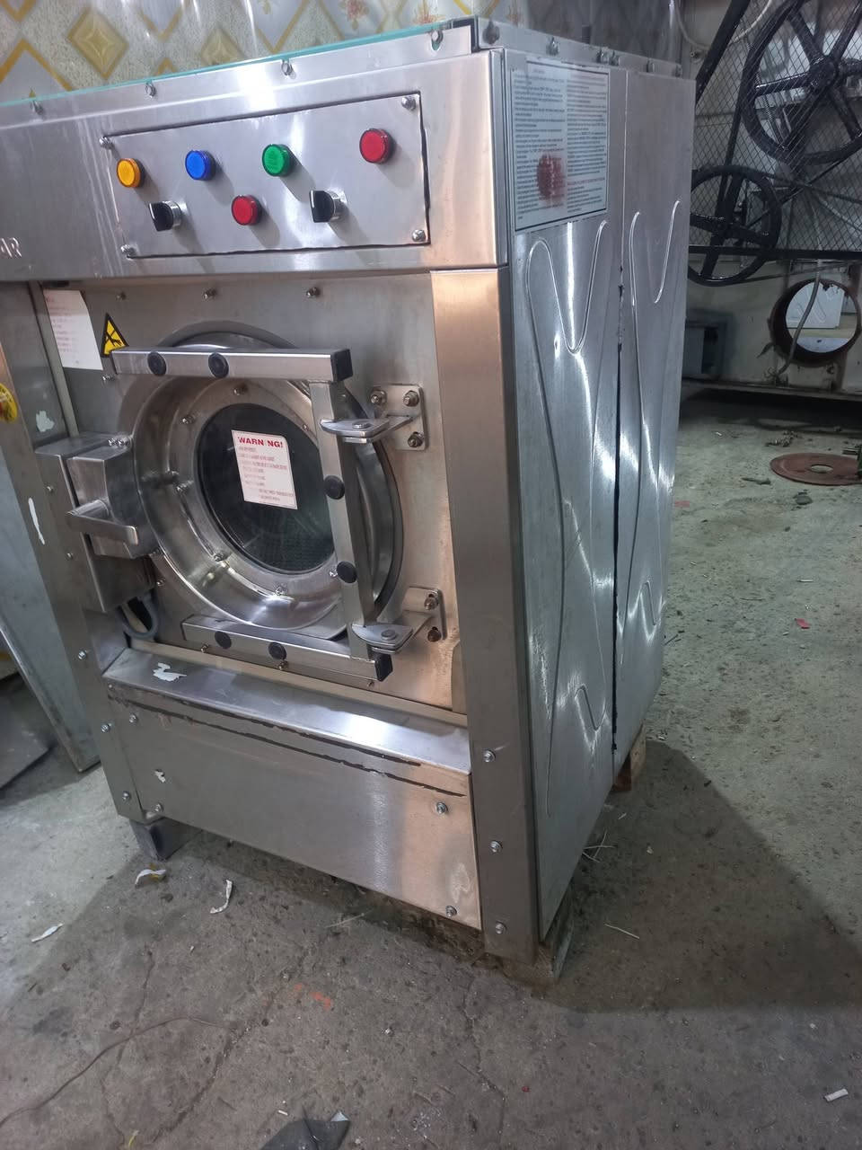 غساله حجم ١٧ كيلو مع مجفف حجم ٢٠ كيلو تولكر تركي نظيف جدا الاستفسار مراسله الصفحه او الاتصال على الارقام التاليه
***********
***********
