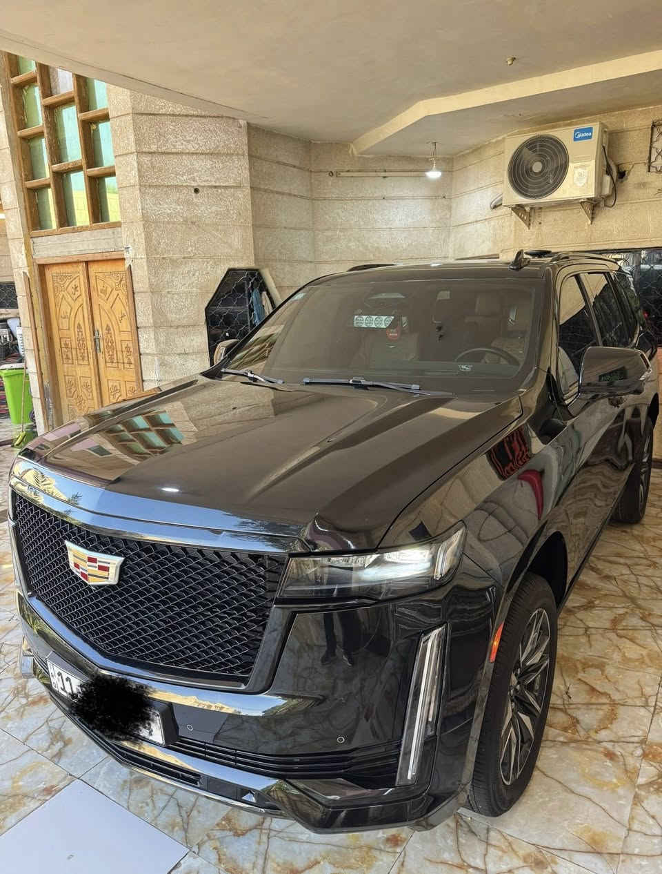 السلام عليكم  للبيع
كاديلاك اسكاليد موديل 2023 سبورت 600

خليجي  كفالة عامة 
ماشيه 42
مواصفات سبورت 36 سماعة 
السياره مواصفاتها غنيه عن التعريف 

كامره 4k
و٥ كامرات
داتاشو 
كشنات تدفئة تبريد
كشنات vip
اوتو بارك
ترحيب ودخول ذكي
جنطه شفط وكهرباء برجل
وبعد بسهه مواصفات متخلص 
السيارة رقم بغداد 
للأستفسار الأتصال ع ***********
