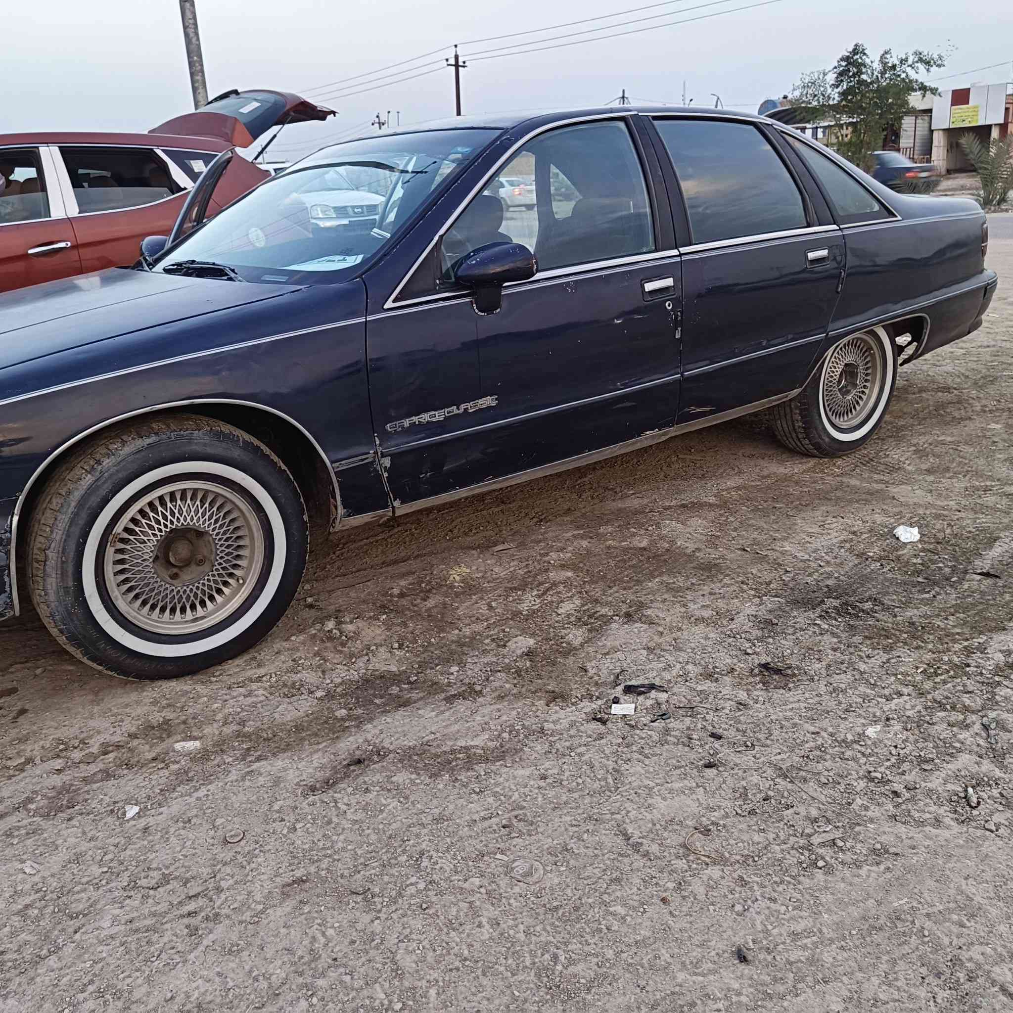 السلام عليكم..
دولفين ٩١ رقم بغداد دولي 
كير ومكينه ٣٠٠٠ آلاف ديلكو  ياباني 
 تخم تاير حداديه تبريد جاهزه من كل شيء.
مكانها ناصرية ناحية الفضليه للاستفسار ***********
السعر 30
