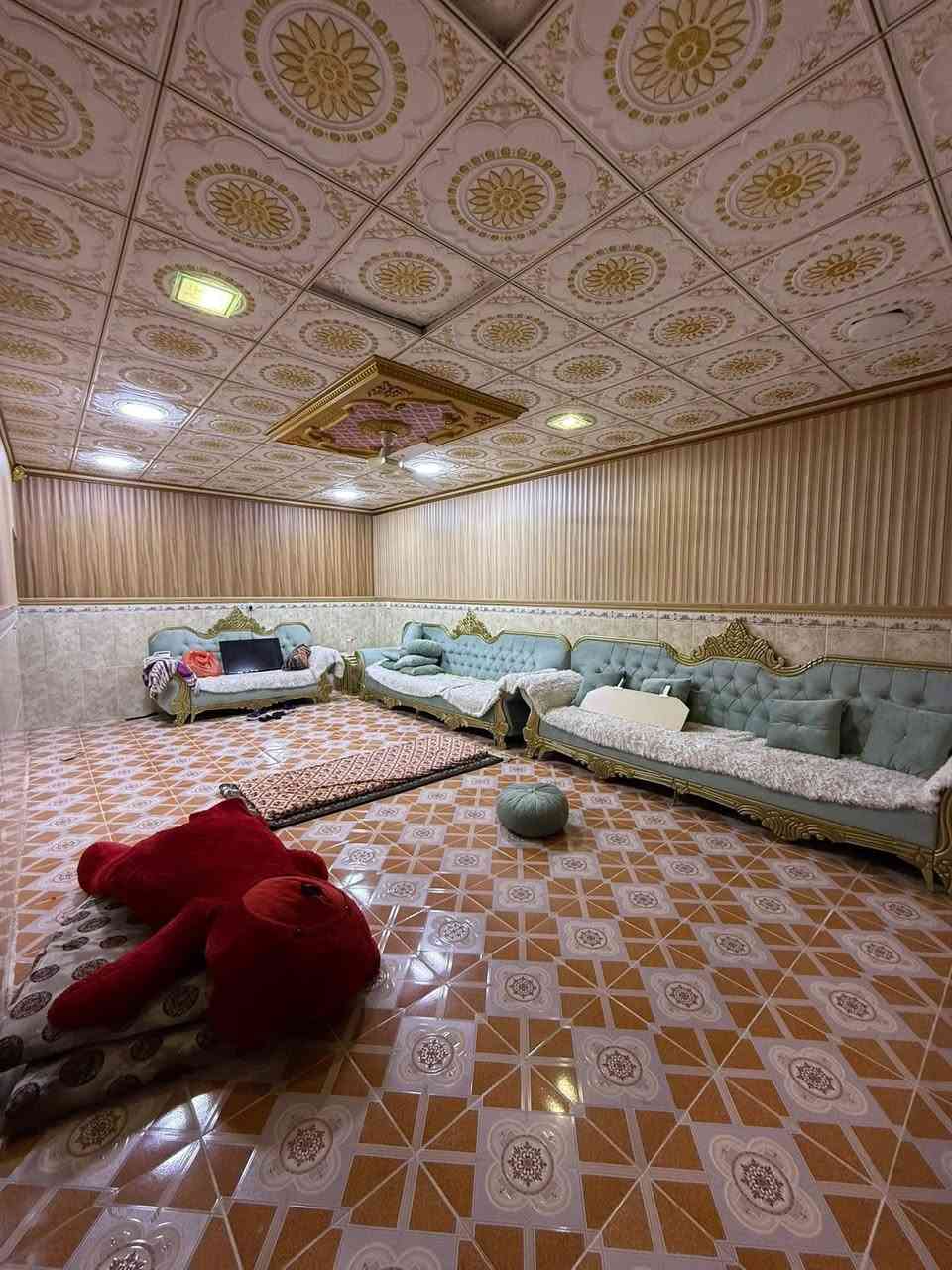 اعلان رقم (1752)📢📢📢
————————
دار للبيع  ٣٧٥ متر طابو صرف 
الموقع القادسية أولى
قرب نادي سولاف 
الموقع المميز جدا
استفسار 
***********
***********
