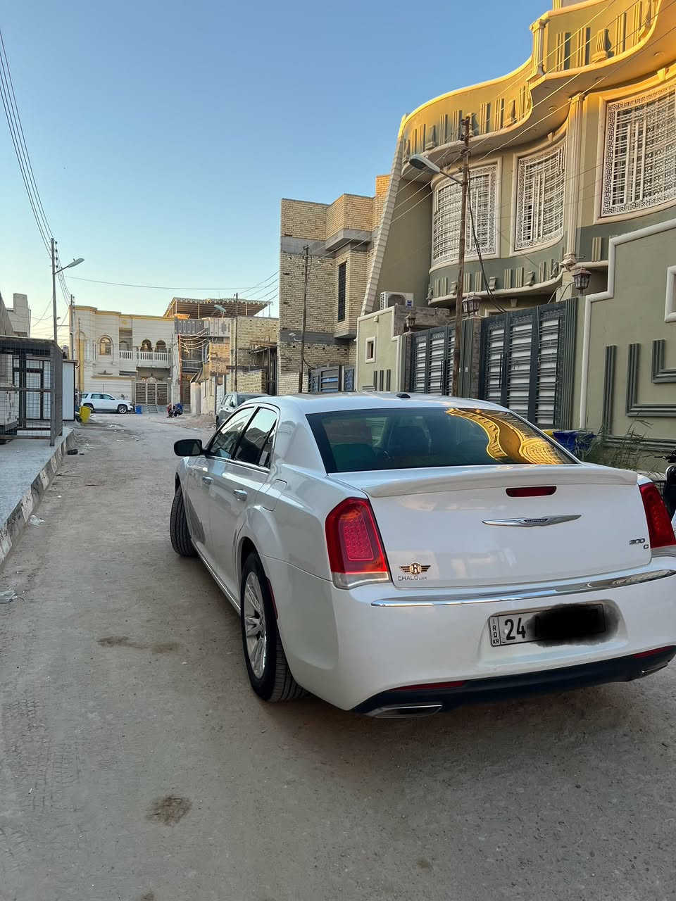 السلام عليكم 
للبيع اوبامه مديل 2016 اصل
كندي كلين تايتل 
سياره كفاله من فتح من ضربه ومن صبغ 
فقط الموضح بالصوره بارد بيهه. والباقي كفاله. 
سياره جديده معنى الكلمه 
مواصفات السياره ليمتد 
محرك 3600
شاشه كبيره 
كامره خلفيه
كشنات جلد 
كشنات كهرباء. تدفئه تبريد
فتحه بنراما 
ويل 18
ماشيه 153
عداد 260
تشغيل عن بعد
سبير مانازل 
وباقي المواصفات المعروفه 
رقم دهوك. الجديد سنويه ال31
مكاني بصره شط العرب 
رقم التلفون ***********
مارد ع فيس لحد يراسل ع فيس العباس عليه ليراسل
