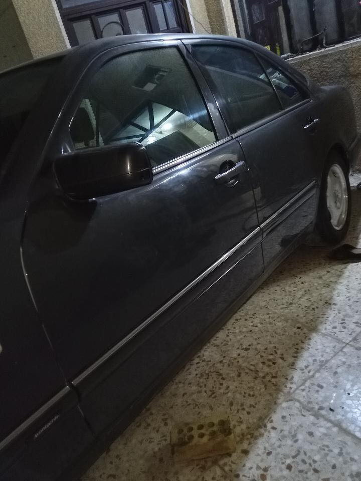 سلام عليكم مارسدس ام عيون موديل97كفال عامه ماعده جماغل يمنه بي طخه وكفاله بدون صبغ
بلاديه  E560 V8 تحويل  تبريد ثلج تتدفئه كشنات جلد سياره كله عل بلاد سعر 110وبيهً مجال. بغداد  رقم ***********
