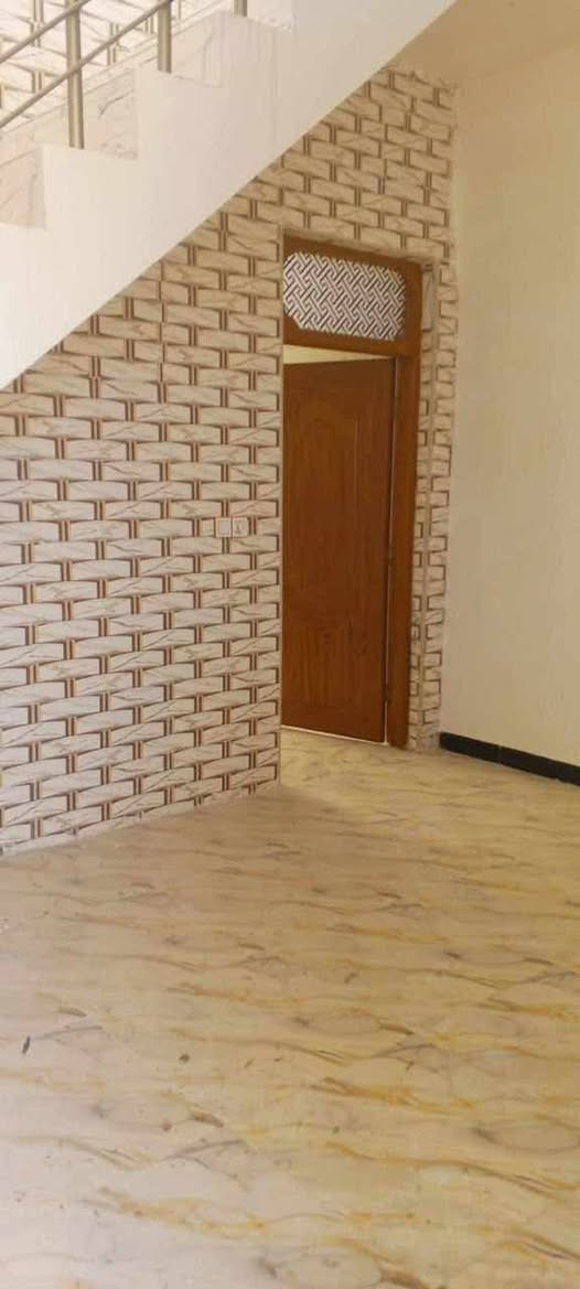 يالله
سعر ٥٥ وبيه مجال قليل 
دار لبيع 100 متر بالكوفه شارع المطار الجديد خلف جوهره العرب شارعه فرع جوهره العرب
البناء طابوق والاساس والسقف صب
يحتوي على غرفه وصاله ومطبخ واستقبال
الاستفسار الاتصال
***********
***********
او مراجعة مكتب حيدر الزبيدي للعقار والمقاولات
عنوان المكتب بشارع المعمل قرب مدرسة الازدهار لبنات
