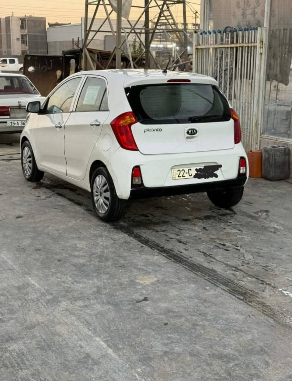 سلام عليكم 
كيا بيكانتو 2016 رقم اربيل دولي ماشيه ٦٥  محرك ٤ سلندر 
بيها ٣ قطع صبغ بدون دواخل مكان سيارة بغداد الدورة 
للاتصال ***********
***********
