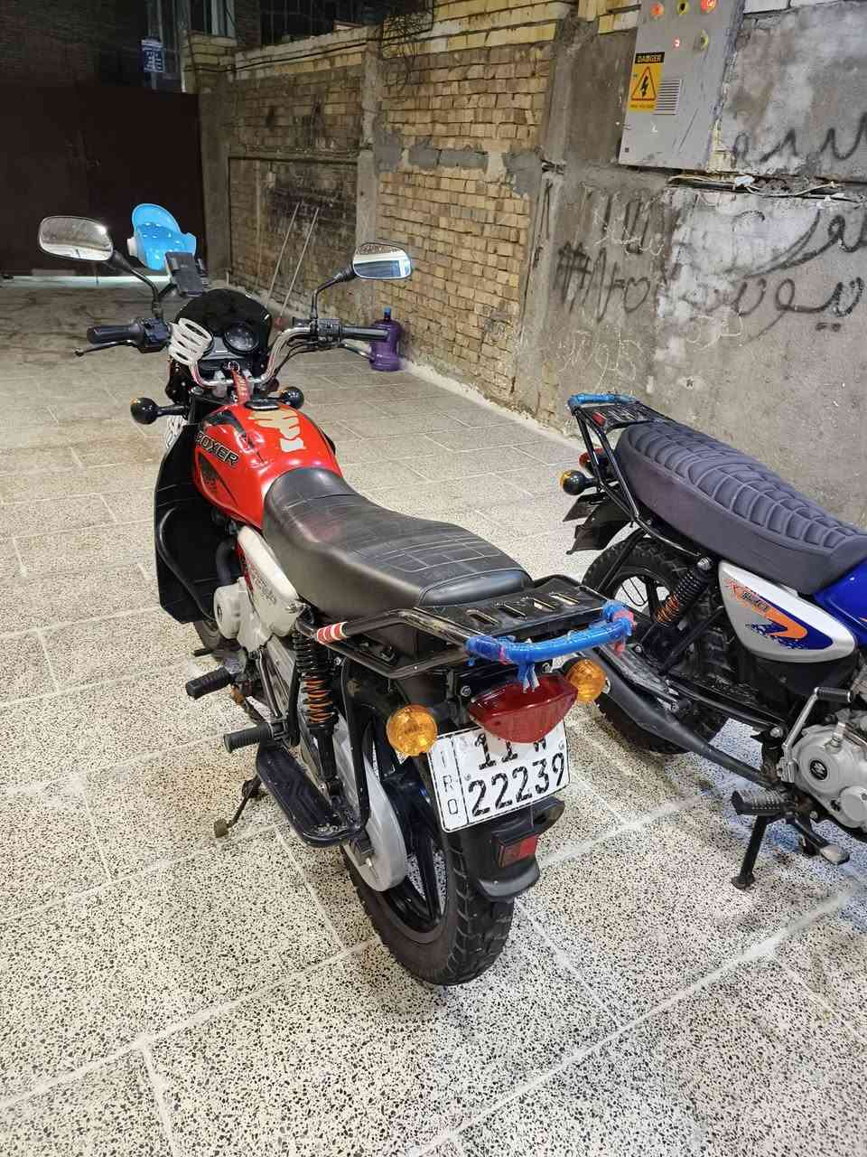 السلام عليكم بوكسر مديل ٢٣ للبيع
دراجة نظيفة مثل ما موضح بالصور الدراجة مكينتها ما مجفتة نهائي مبدل بيها كازكيت وكلج فقط اي نقص ما بيها فقط الباتري بيه ضعف يشغل بس بيه ضعف تاخذه لاي مصلح ويشوفها الك اي شي عد هذا الكلام ترجع مكاني مدينة الصدر الاورفلي رقمي*********** السعر ٢٦٥٠ وبيها مجال للشراي
