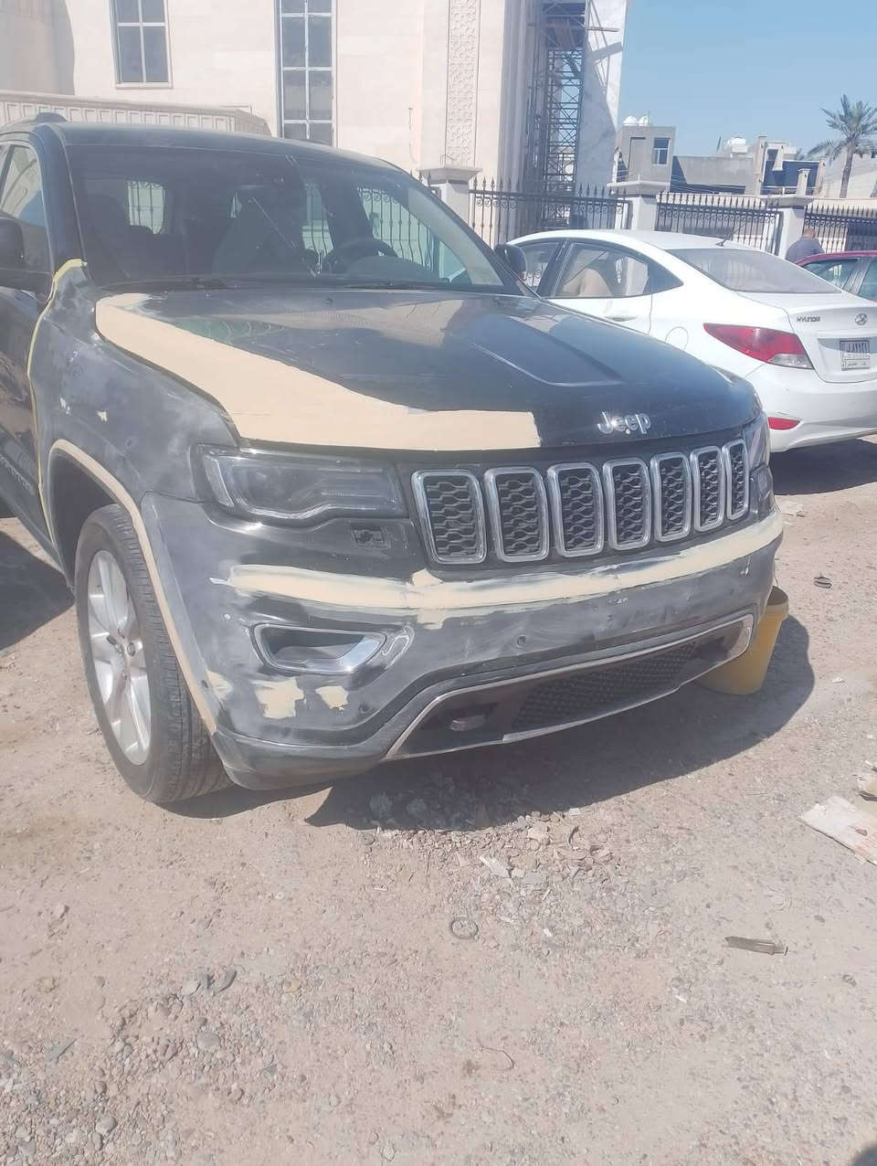 السلام عليكم يوجد لدينا صبغ سيارات وبوليش للاتصال علة الرقم***********والوتساب على الرقم*********** مكاني ابو غريب
