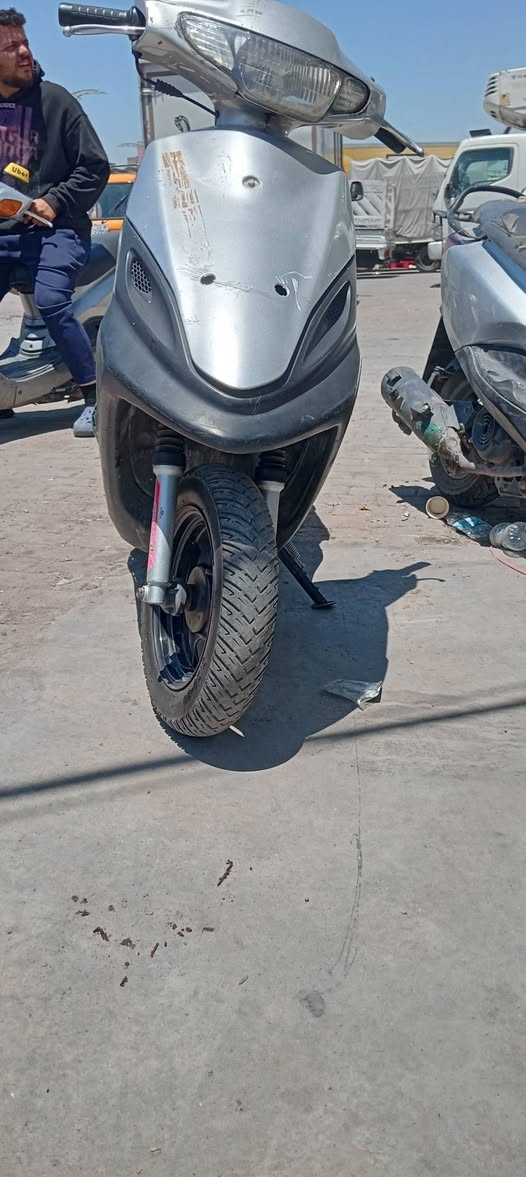 سلام عليكم دراجه قجمه مكينه مجفته وخير من الله سعره 350 بغداد جميله ***********
