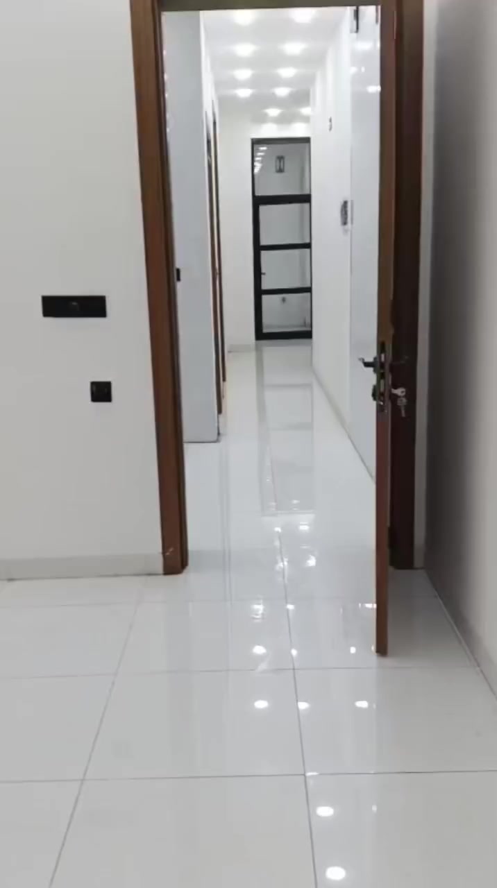 مكتب حلم للتطوير العقاري 
شقه للايجار 800 ألف تحتوي على 3 غرف نوم وصاله وخدمات عنوان الشقه الاعضمية خلف مستشفى النعمان طبكة سيارة موجودة للاتصال ***********
