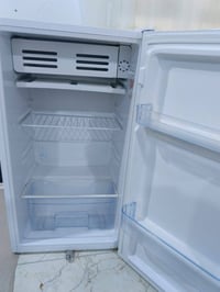 ثلاجه زغيره • استعمال قليل • نجف براكيه