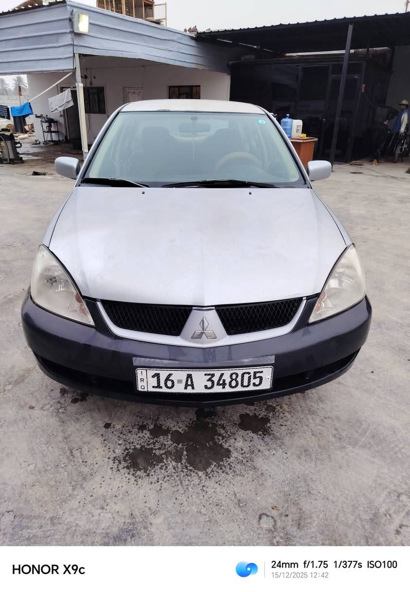 متسيوبيشي لانسر ٢٠١٠ قادسية انكليزي جديد شرط تحويل لونها سلفر كلشي شغال بيها مكانها ديوانية المركز للتواصل *********** السعر ٧٢ بيها شبر صبغ بالبنيد واضح بالصور وبارد بالجنطة وغيرها لاصبغ ولاتبديل حدادية امامي وخلفي جديد السيارة عليها ادامة كاملة
