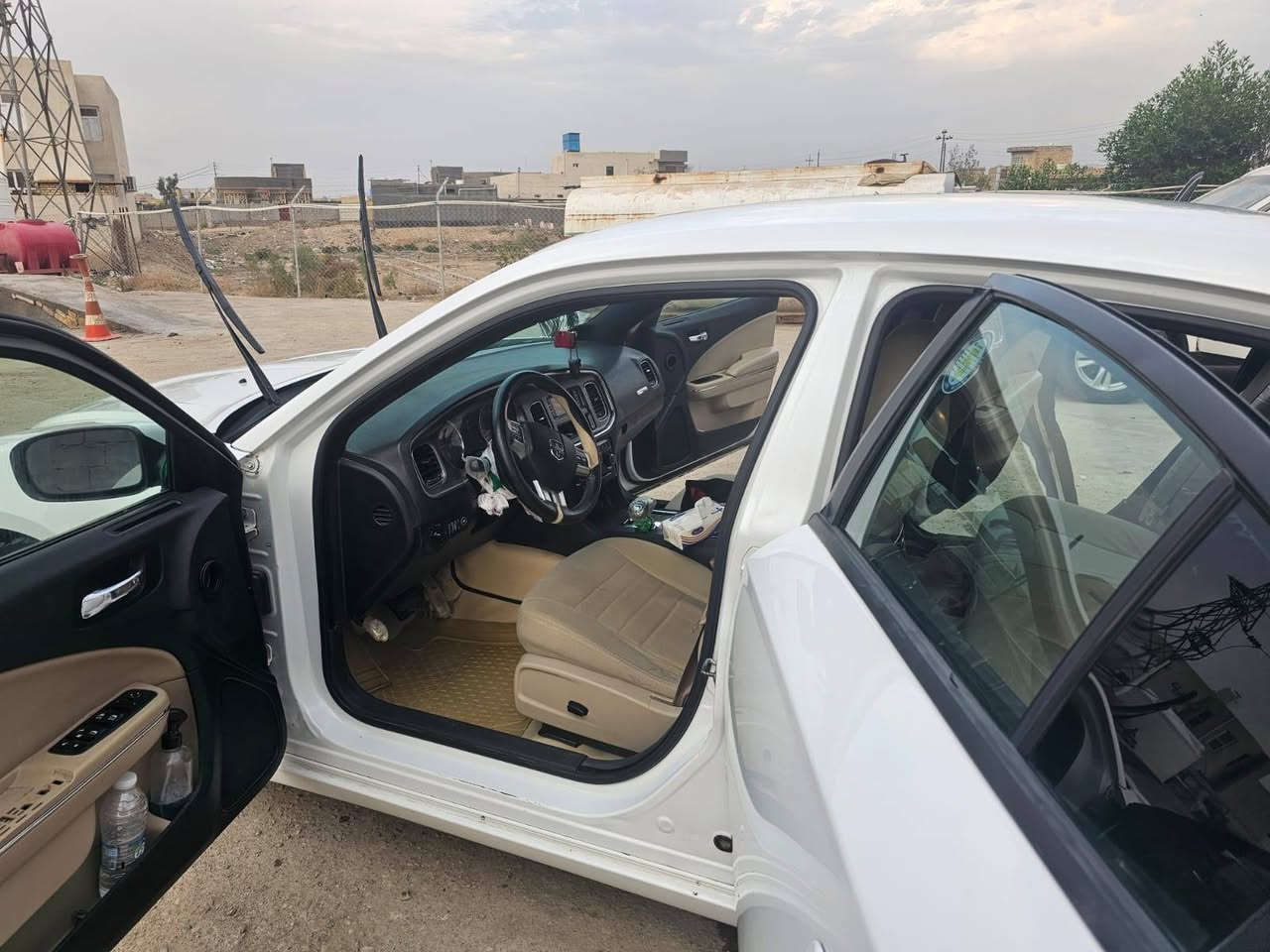 سلم عليكم جارجر 2013 خليجي بدون ايرباك بيها 3 قطع تخم تاير حداديه تبريد كله شرط السعر 150 بيها مجال  
***********----*********** الشراي يتصل غير متواجد ماسنجر
