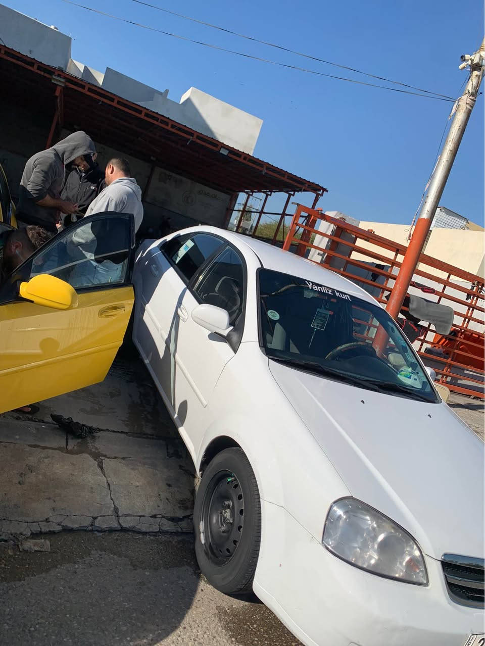 سلام عليكم اوبترا موديل (2009) كير محرك شرط تبريد تدفئه شرط سنويه باسمي دفتر بانزين موجود سياره جاهزه حلوه سعره (72) بيها مجال لتواصل على رقم (***********) كركوك, العراق
