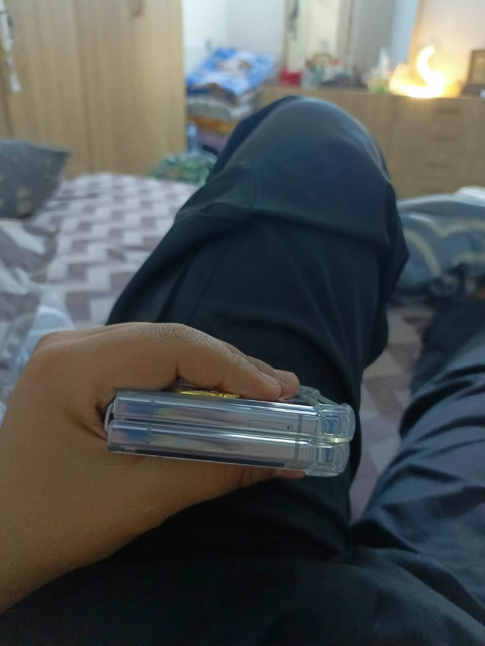 السلام عليكم 🌹

للبيع Samsung Z Flip 4 📱✨
ذاكرة 128GB
نسخة الشرق الأوسط 🇮🇶
مو بالة ❌
اللون أزرق 💙
نظافة 1000000 ما شاء الله 🔥

📍المكان: بغداد - الزعفرانية
💰السعر: 400 وبيه مجال للجادين

للتواصل:
📞 ***********
