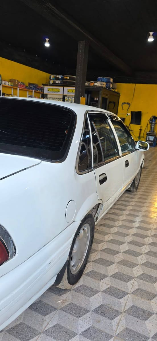 السلام عليكم دايو برنس للبيع 
مديل 1995
رقم بابل 
مكينه مفتوح 
كير اوتو 
تبريد شغال 
كير ومكينه وحداديه جاهزات 
السعر 36 
العنوان بابل الدبله 
***********
