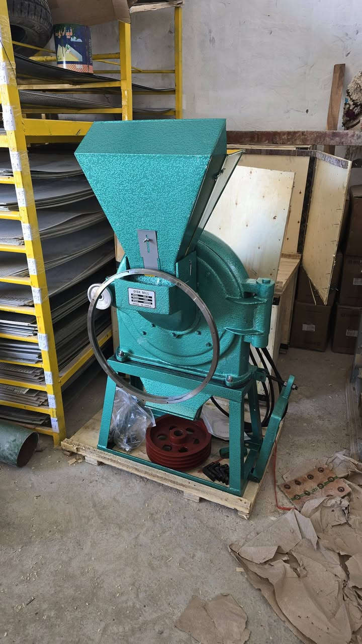 طاحونه طحين اكل  الصيني
لطحن وجرش ( الحنطه والشعير والتمن وغيرها ) 
حجم 45 
مع ماطور 15 حصان 

وياتي معها 5 غرابيل وطوك كافه الأدوات الاحتياطيه لها 
للأستفسار الاتصال على الارقام 
***********
*********** واتساب 
***********
العنوان / محافظه واسط قضاء النعمانيه مقابل مجلس بلدي وجامع الحاج جلال الكناني"
