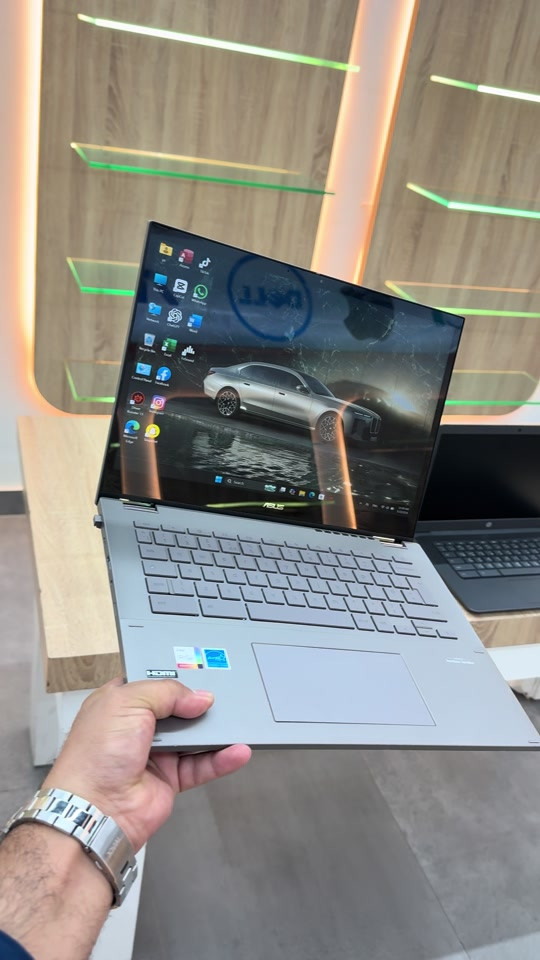 باع لووون بس هاي قطعه موجوده  موصفات  i3  جيل 12 رام 8 هارد 256ssd كارت شاشه داخلي 4G حجم 14 انج لمس قلاب  نظافه جهاز 99‎%‎ شحن حديث تايب سي 65 واط وندوز 11 بسعر 400 الف توصيل مجاني ضمان شهرين اي خلل مصنعي ***********
