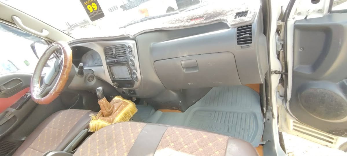 السلام عليكم
كيه بنكو مديل 2014
سياره كفاله شاصي كير مكينه
حداديه جديد
تخم تاير جداد
سلف وداينموجديد
دوشمه وغرفه جديده
تخم قفاله ونرمايد للبيبان
وسنتر لوك كله جيديد 
الدوس والهلالات تبديل فقط
السياره رقم قادسيه بسامينه حصرن ستونه داورناه هزه جديده 
شرط المداور سعر السياره شده 100
وبيه مجال 
مكان السياره  نجف مناذره رقم الهاتف ***********
