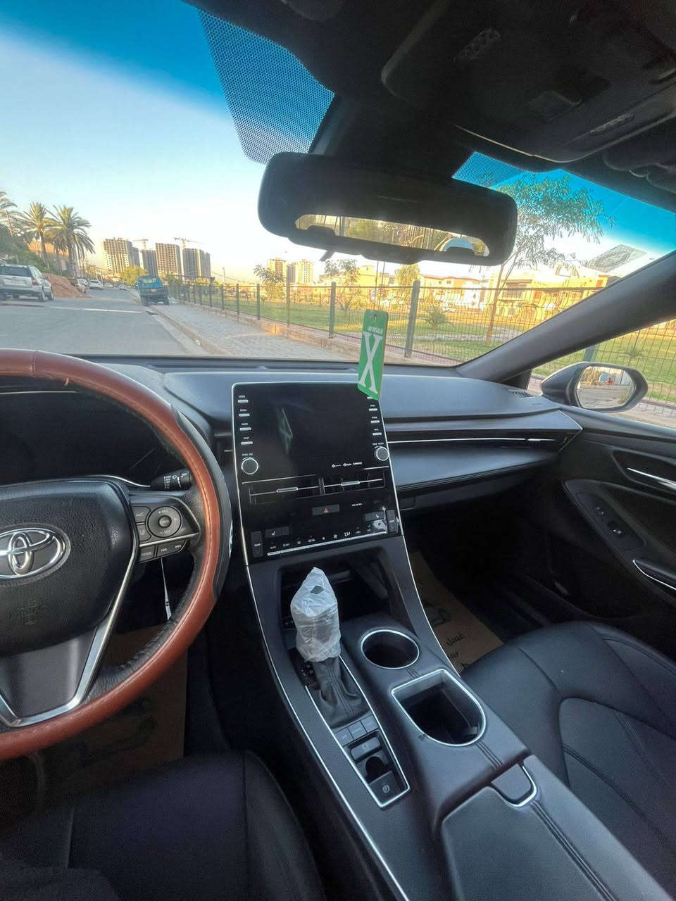 السلام عليكم سيارة افلون للبيع ماشية 43 الف كيلو وسعرها 22 الف قفل وللتواصل***********
