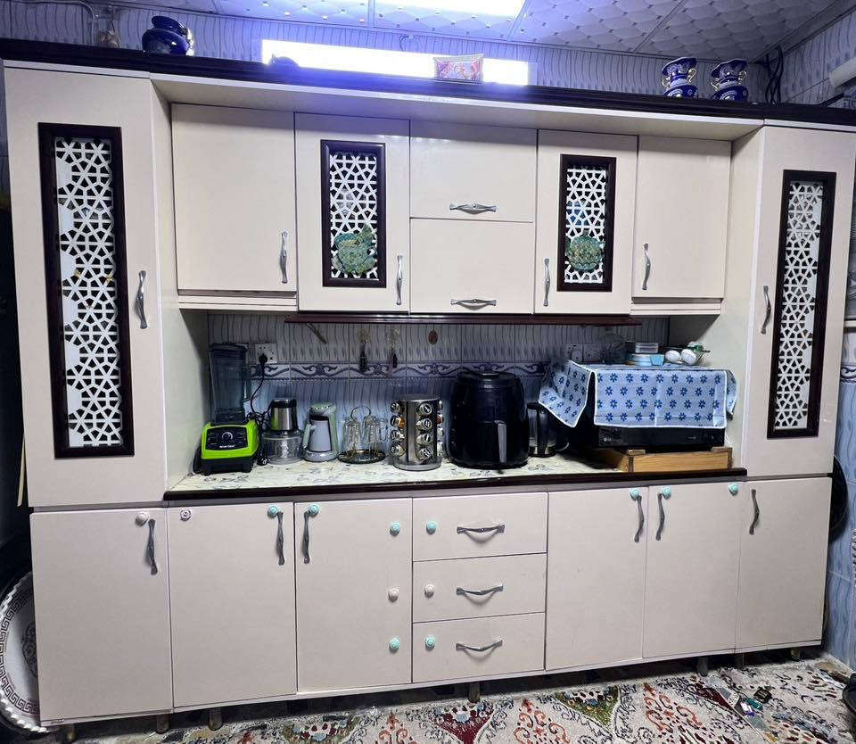 كاونتر تركي  بحاله جيده موجود القاهر خلف جامع النداء سعره ٤٠٠ بي مجال اتصال على هذا الرقم ***********
