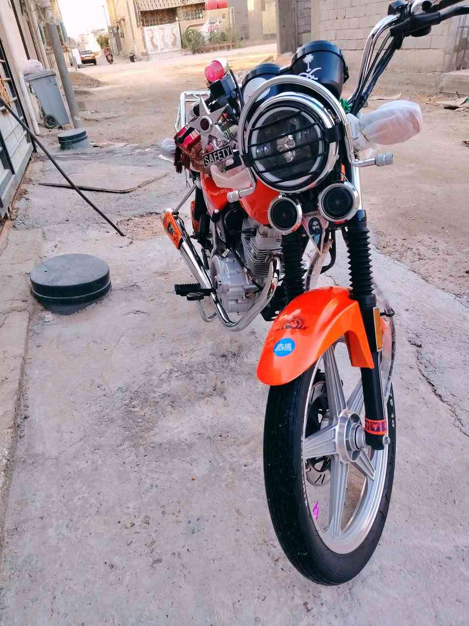 سلام عليكم دايون عضم مديل 23ثامر خلخال الدراجه تجي شوفه نفس الصور مابيه. كل نقص اوراق بسمي وصل معرض موجود تاخذه جناي سعره اتصال ويكون خاطرك اله طيب ***********
