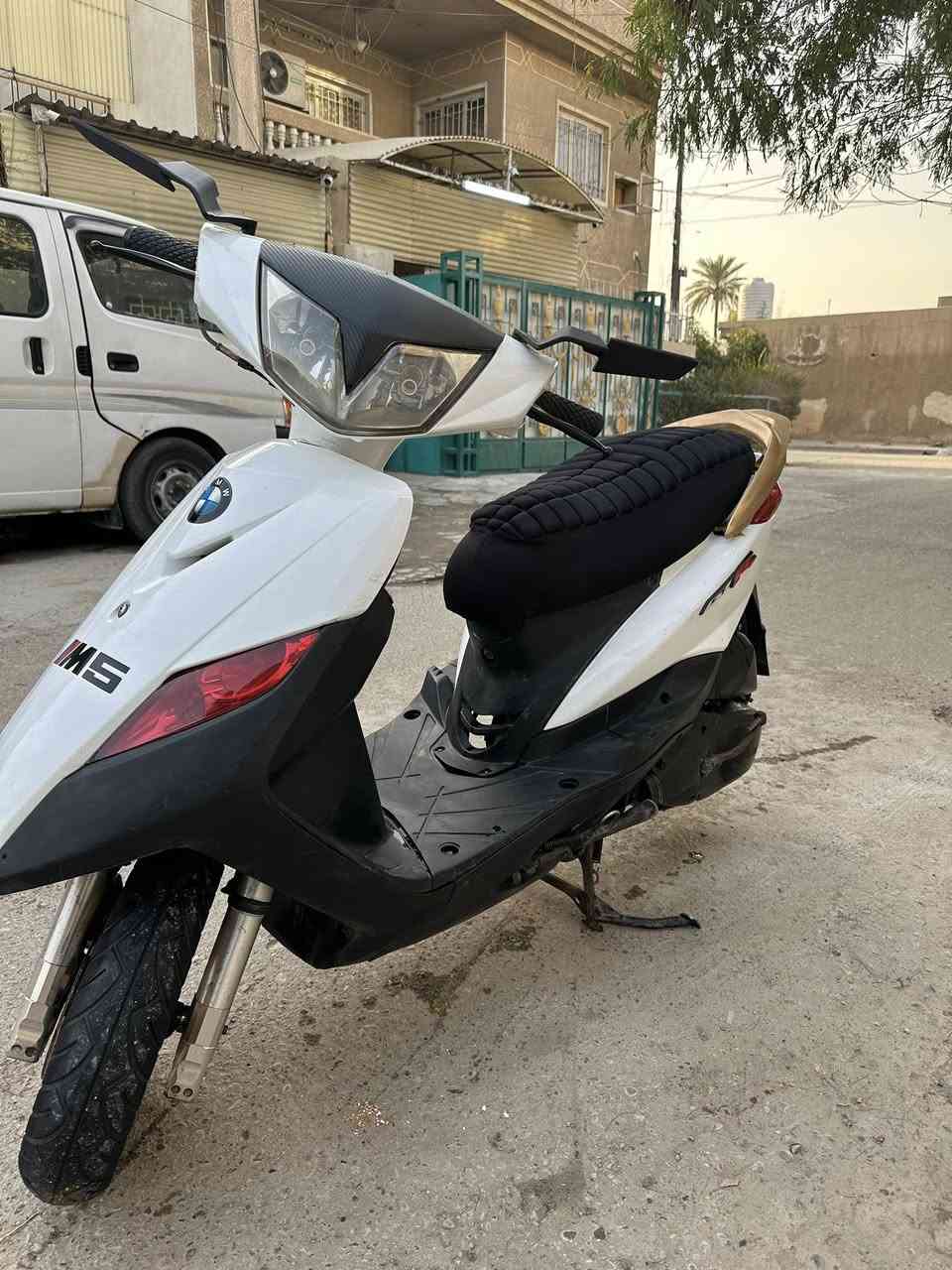 سلام عليكم دراجة ثعلب ١٤٠ كابريتر مكينه ٥٨.٥ شلعه ومعدل الدراجه شوفت عينكم نضافتها فول  مناقصها اي شي نكره سلف باي وقت كابريترها بلادي كله بلادي صدرها الامامي رياضيلايت زنون عالي ناصي ….عنوان : بغداد __ الحريه ساحه عدن 
سعر : ٦٠٠وبيها مجال لشراي 
رقمي : ***********
