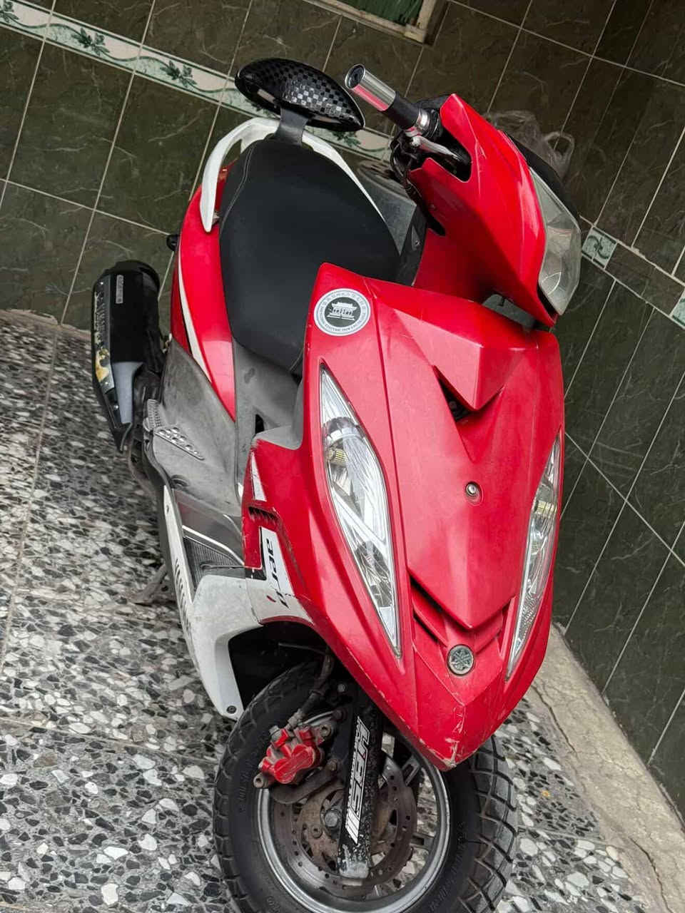 دراجه GTRللبيع الدراجه رمبه جديده برغي ممفتوح بيه لونه أحمر وأبيض مختلفه الدراجه منين ماتباوع عليه جديده المكينه مالته خرسه جيب فيتر وافحص أوراقه موجده ما صارله فتره من نازله ربه السعر مليون و 100 ويه مجال ***********
