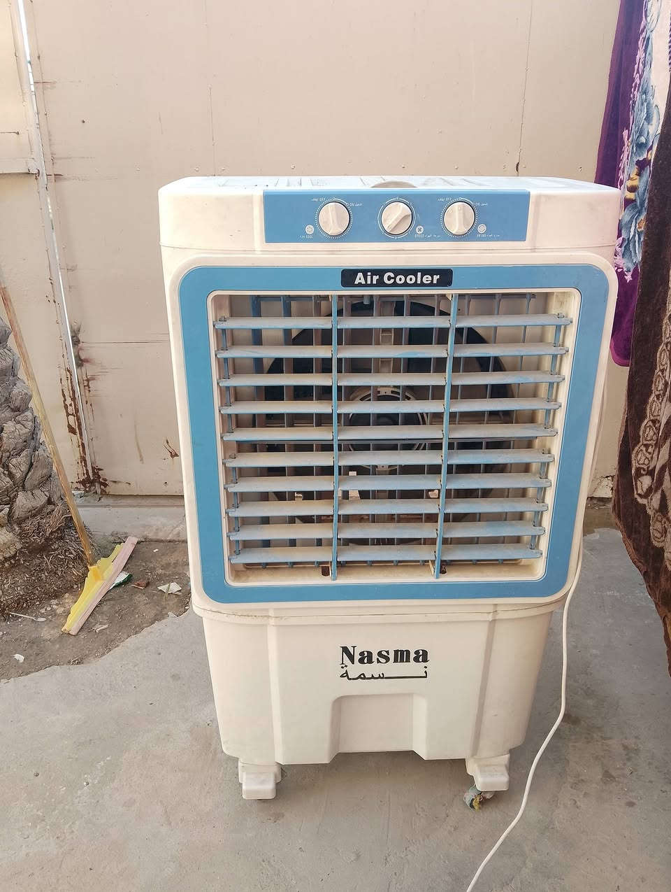 كومفيره جدا نضيفه وشغاله بس متروكه السعر 50 قفللللللل *********** واتس
