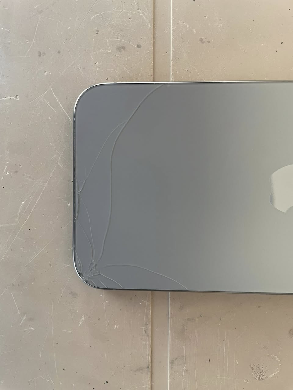 من رخصه الادمن ايفون 15بروماكس ذاكر٢٥٦بطاريه 88جهاز شرق اوسط جهاز مداخل صيانه بي ظربه بل ضهر 
مثل ما وضح بل صورء  باقي جهاز مكفول سعر ٨٧٥وبي مجال العنوان المدائن سلمان باك ***********
