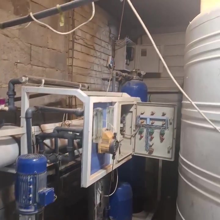 محطه ماء ارو للبيع
انتاج ٢٠٠٠ لتر بساعه 
مع ٢ تانكي ابو ٥٠٠٠ 
مع ماطور غذائي 
ممبرين جديد 
محطه تاخذا كبل شغل بدون ***********
عنوان اليوسفيه ناحيه الرشيد

