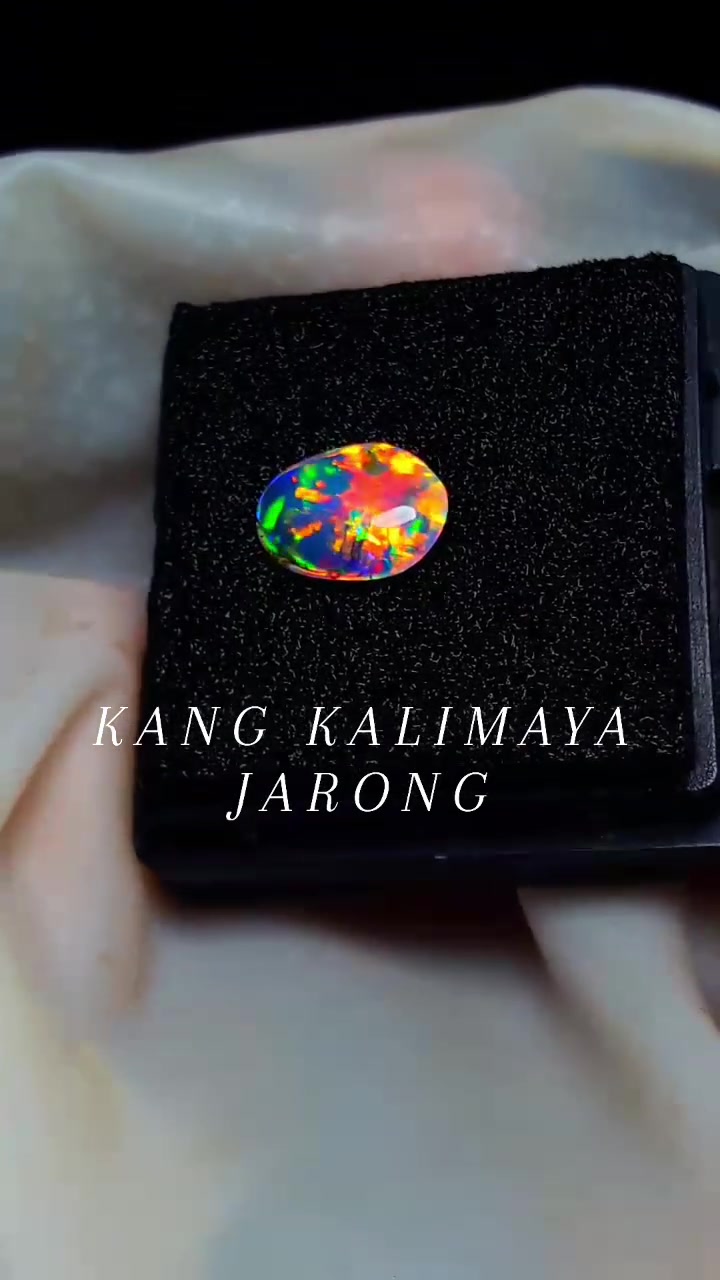 Price: $340 US dollars
Dimensions: 9x6.5x3.5 mm.
0831-3818-1500
Indonesian gemstones


**إذا كنت صاحب هذا الإعلان وتريد حذفه لأي سبب، رجاءا أرسل رسالة إلى الدعم الفني**