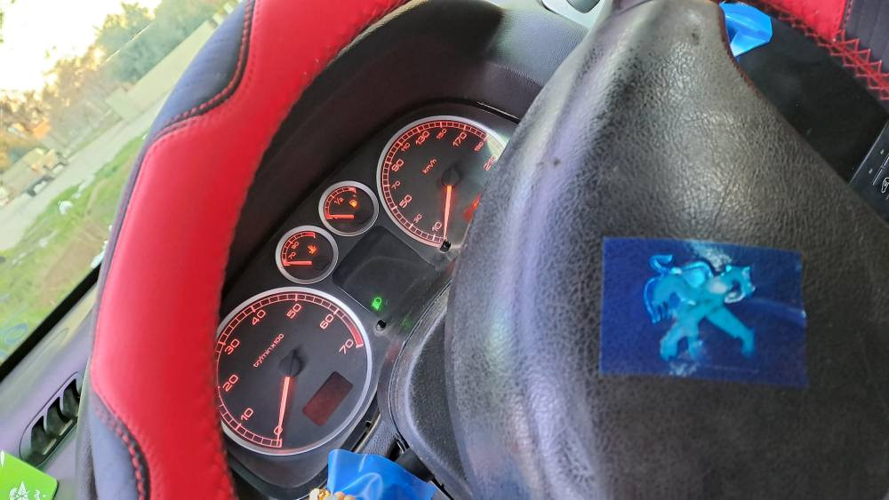 بەناوی خودا 
بیجۆ  307 فەڕەنسی 
مۆدیل 2005   ئــاڕم پلاستیک
سەنەوی و وەکالەو پاکانە 
گێڕ تۆماتیک 4 پستن مەکینە و گێڕ بیلادی  بەشەرتی فەحس و کۆمپیتەر  
*********** ژ.م ڤایبەر 
جام کارەبایی  
فۆڕمیکا ڕەساسی بیلادی
تۆماتیک و تەبرید 
مەرکەزی و دو سویچ و دو کۆنتڕۆل
تایەو پاتری نوێ 
دەعم و لێدراو و بڕاوەو وەرگەڕاو و موس بەشەرتی فەحس و سۆنەر
قنجی پێوە نیە
زۆر توند و تۆڵە 
نرخی 43  و معامەلەکی برایانە كويسينجاك, أربيل
