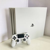 بليستيشن 4 برو • 1 تيرا • مع يد
