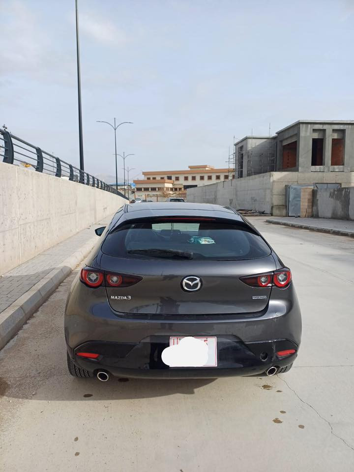 MAZDA 3 hatchback 2024
***********

مواسەفات:
بەصمە و سلاید
شاشەو کامێرا
خەتی جادە
ڕادار
کوشن خەزن
2.5 بێ تۆربۆ
تەنها بۆنیتی بۆیاخە
٣ مانگ کاتی لەگەڵ
ماوەی ڕۆشتن 16000 mil
ڕەقەم شەنسی JM1BPALM5R1654072
نرخ ١٣٢
