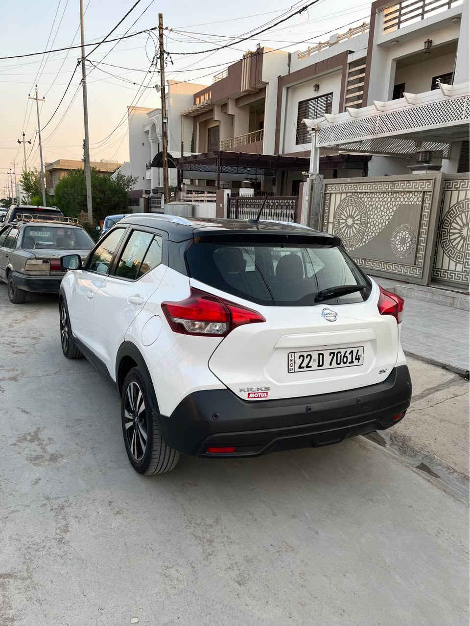 بدون صبغ تعديل بونيت ……
ماشي40الف كم….✅✅

*********** كركوك, العراق
