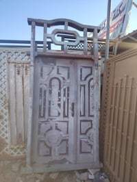 باب خشب فرده وربع 3 متر السعر 65 شباك مترين مترين السعر 100 واتساب 078...