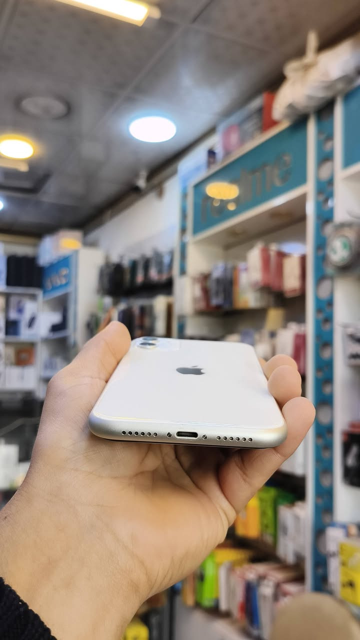 سلام عليكم
أيفون 11 مكفول ونضيف جداً 
نموذج M
الذاكرة 128 
البطارية 74
السعر 275 ألف 
مكاني بغداد حي النصر


**إذا كنت صاحب هذا الإعلان وتريد حذفه لأي سبب، رجاءا أرسل رسالة إلى الدعم الفني**